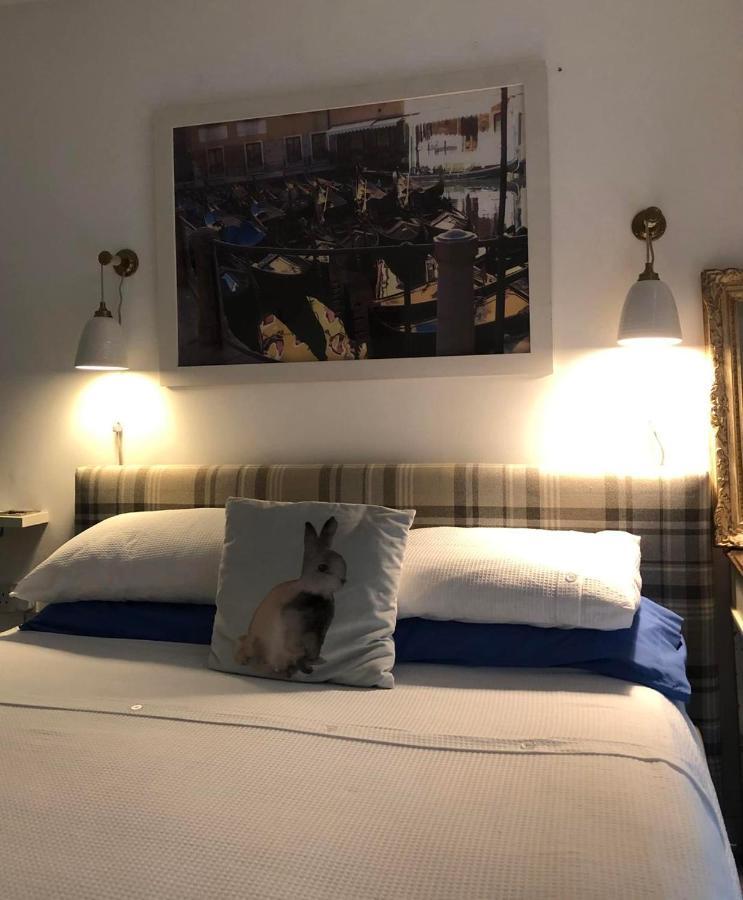 The Guest Suite, Buttsfield Lane. Homestay East Hoathly with Halland